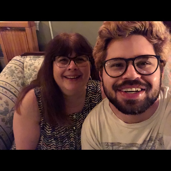 Meet your Posher, Deborah - Picture 2 of 2